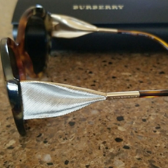 NEW Burberry Havana Tortoise Sunglasses - Picture 3 of 5